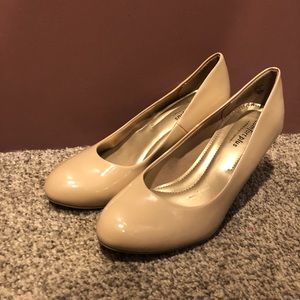 Nude color pumps heels